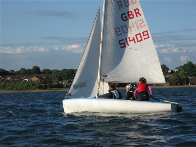 Southampton University staff sailing in the SWSA Evening 