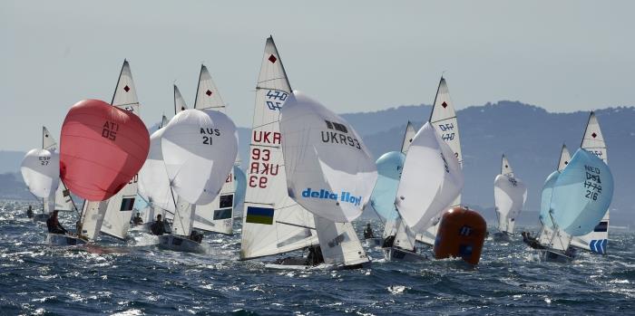 Racing on day 4 at ISAF Sailing World Cup Hyeres photo copyright Yvan Zedda / ISAF Sailing World Cup Hyeres taken at COYCH Hyeres and featuring the 470 class