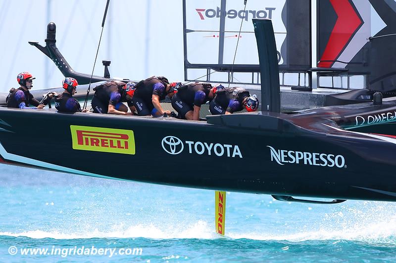 Emirates Team New Zealand dominate ORACLE TEAM USA on day 1 of the 35th America