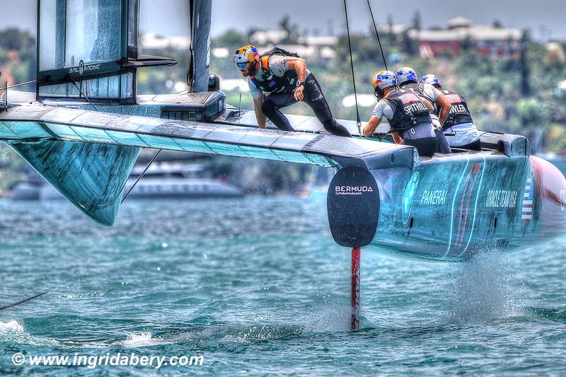 Emirates Team New Zealand dominate ORACLE TEAM USA on day 1 of the 35th America's Cup Match - photo © Ingrid Abery / www.ingridabery.com