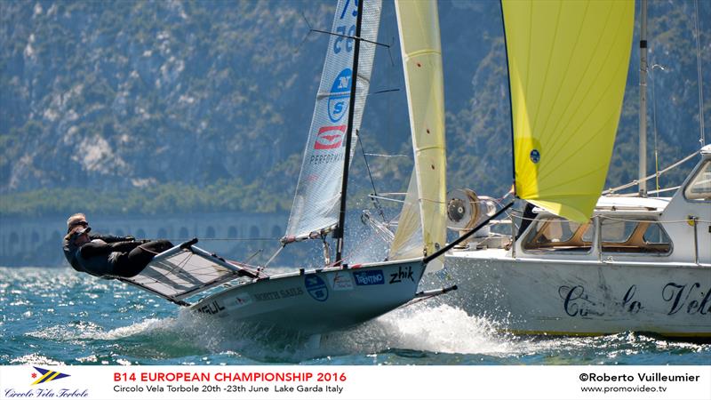 B14 European Championships day 2 - photo © Roberto Vuilleumier