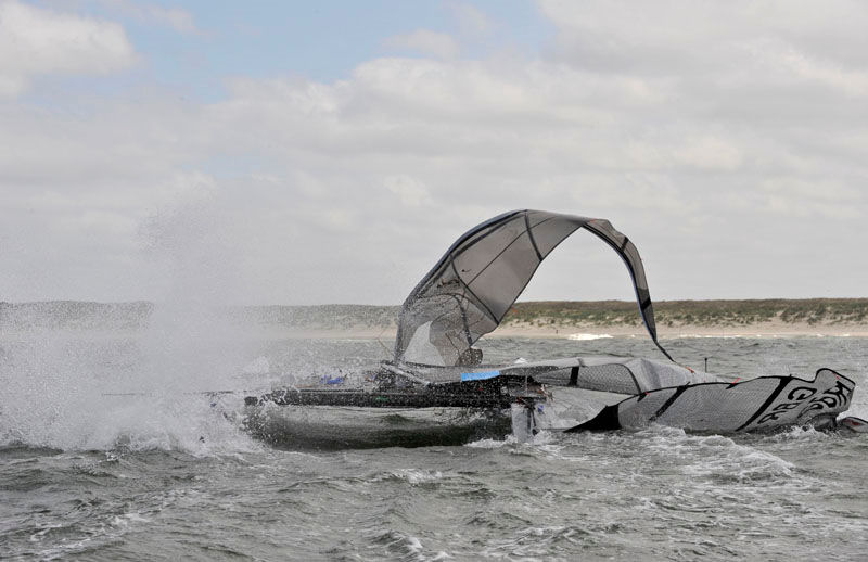 A broken mast during the TNG Round Texel record attempt photo copyright www.bootinbeeld.nl taken at  and featuring the Catamaran class