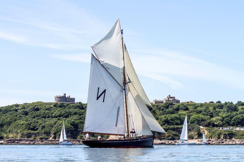 Mascotte sailing past Pendennis Point with Pendennis Castle in the background during the Falmouth Classics Regatta 2014 photo copyright Roger Hollingsworth taken at Royal Cornwall Yacht Club and featuring the Classic Yachts class