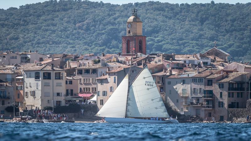 Kissimet racing in Saint Tropez at the Centenary Trophy photo copyright Jürg Kaufmann taken at Gstaad Yacht Club and featuring the Classic Yachts class