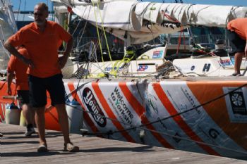 Hull & Humber and Cork collide during the Clipper 09-10 Race 4 start
