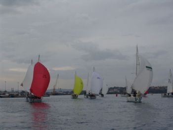 Light winds for the J/24 Europeans practice race on Souda Bay, Crete