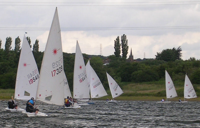 Light winds for the Elton Laser open