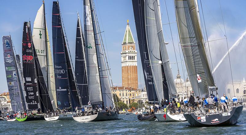Congressed start line on the Canale San Marco with the Basilica's famous bell tower in the background - Venice Hospitality Challenge 2021 - photo © Studio Borlenghi