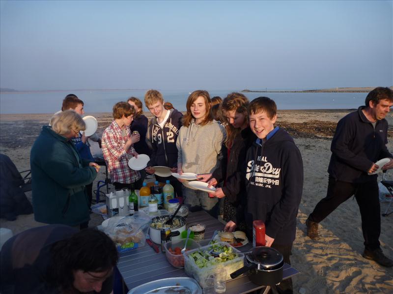 Light winds and a BBQ on the beach during the final Mirror North Zone Squad training at Pwllheli photo copyright Dave Woodhead taken at Pwllheli Sailing Club and featuring the Mirror class