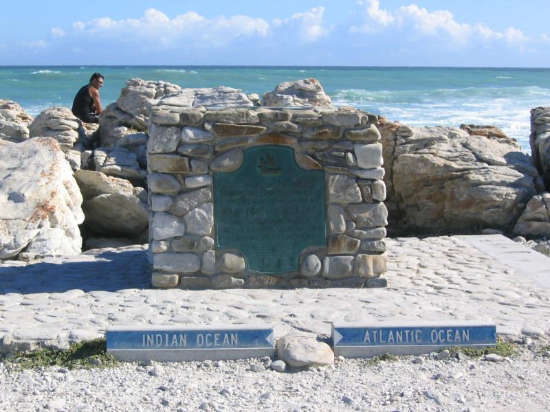Cape Agulhas the official dividing line between the Atlantic and Indian oceans - photo © CC BY-SA 2.0