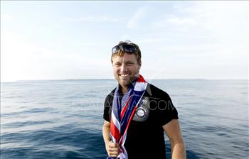 Alex Thomson smashed the under 60' single-handed monohull transatlantic record