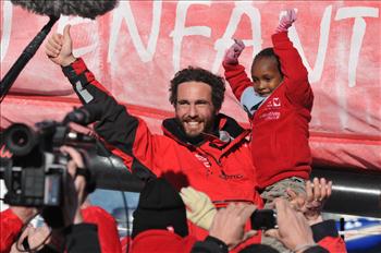 Tanguy de Lamotte finishes the Vendée Globe 2012-2013