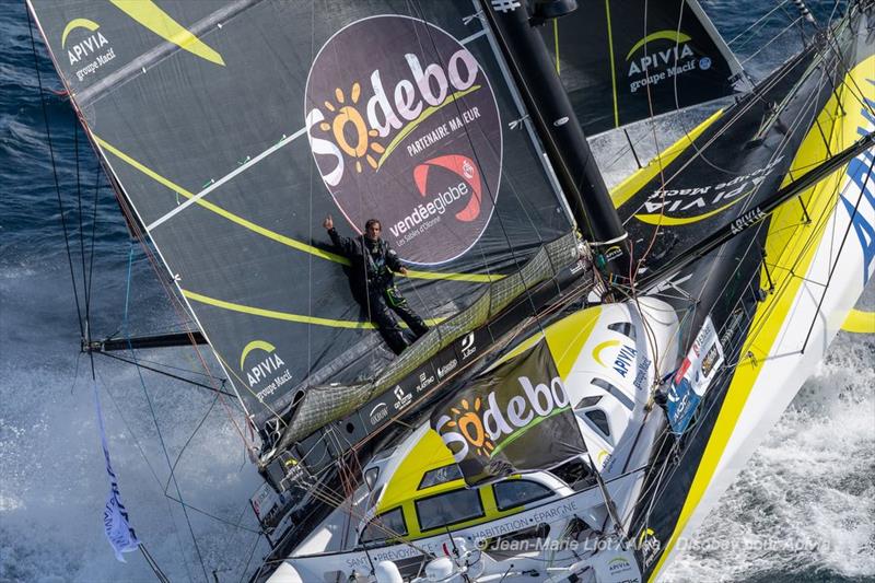 Charlie Dalin on Apivia starts the Vendée Globe photo copyright Jean-Marie Liot / Alea #VG2020 taken at  and featuring the IMOCA class