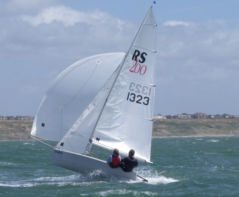 Dave and Jane Hivey trying to take off on Sunday at Highcliffe photo copyright Pete Emerson taken at Highcliffe Sailing Club and featuring the RS200 class