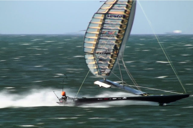 VESTAS SAILROCKET puts on the pressure - Yachts and Yachting Online