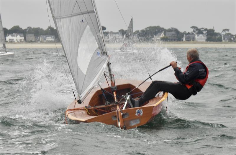 Kim Furness powering his Gosling upwind at the Solo Nation's Cup in Carnac photo copyright Will Loy taken at Yacht Club de Carnac and featuring the Solo class