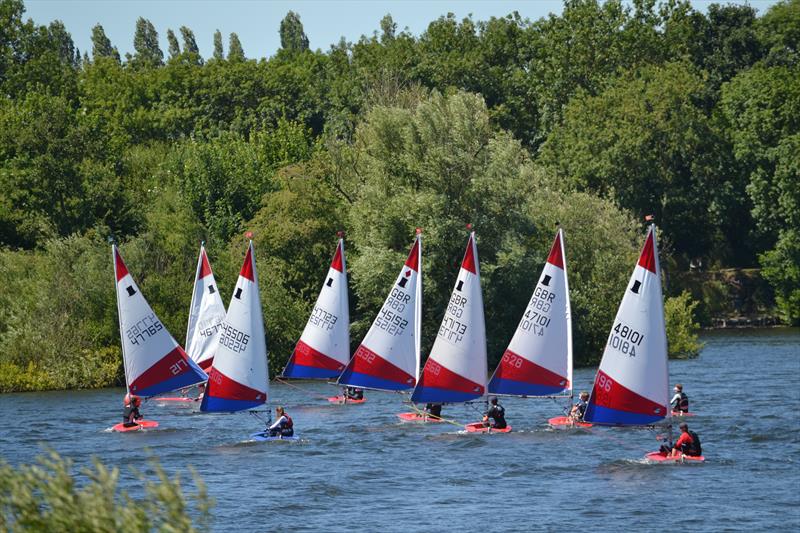 The leaders head to the downwind mark during Topper Midlands Traveller Round 4 at Swarkestone photo copyright Victoria Turnbull taken at Swarkestone Sailing Club and featuring the Topper class