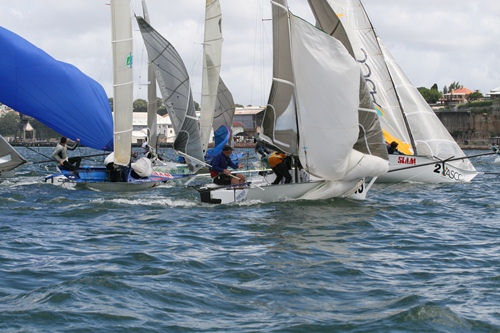 Setting kites in a logjam on day 3 at the 12ft Skiff Interdominions photo copyright Rolf Lunsman taken at Sydney Flying Squadron and featuring the 12ft Skiff class