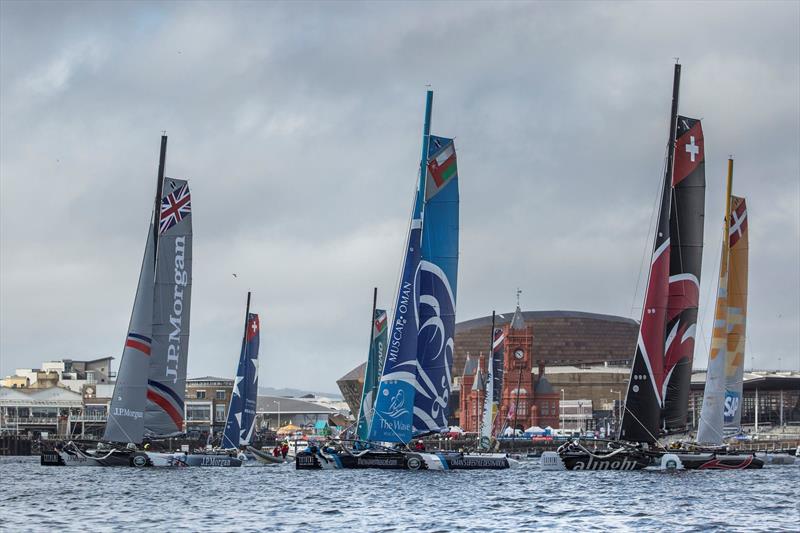 The three leading boats jostle for space on the startline of the final race of Extreme Sailing Series Act 5, Cardiff photo copyright Lloyd Images taken at  and featuring the Extreme 40 class
