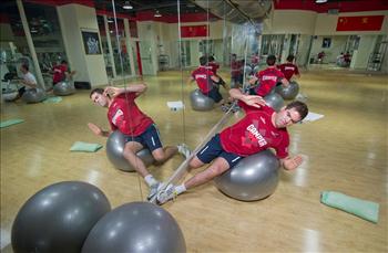 CAMPER crew in the gym instead of sunbathing