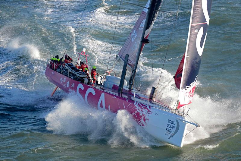 Team SCA begins selecting their all-female crew © Rick Tomlinson / www.rick-tomlinson.com