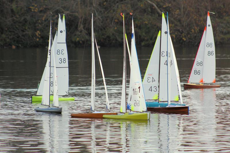 MYA Scottish District IOM Travellers 3 at Kinghorn Loch - photo © Bill Odger