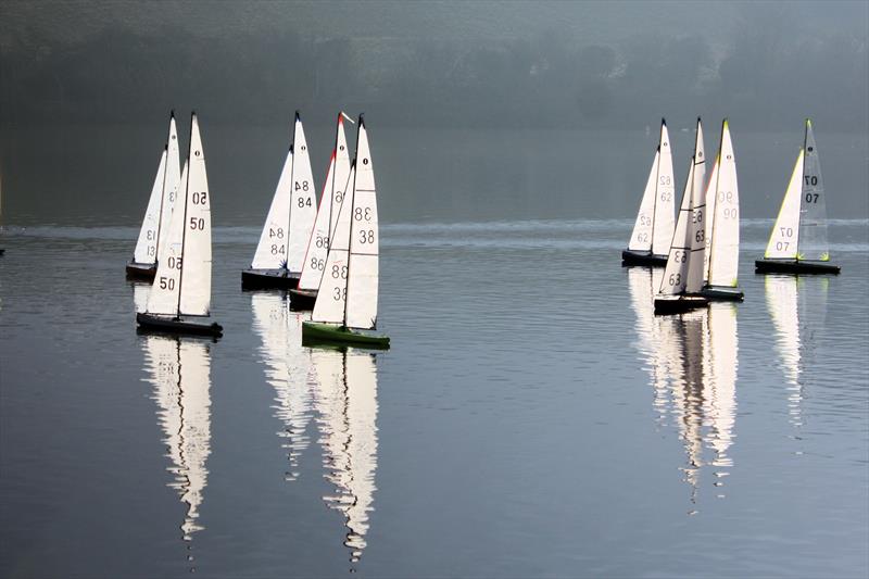 MYA Scottish District IOM Travellers 3 at Kinghorn Loch - photo © Bill Odger