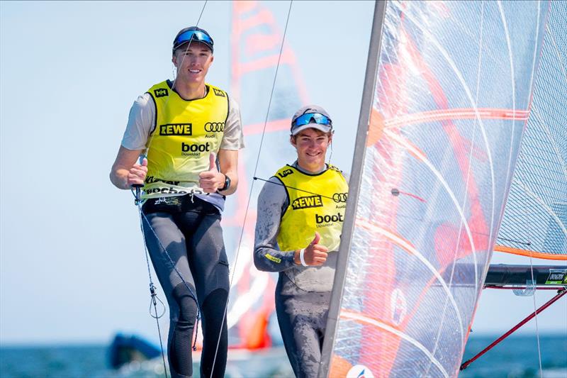 This is what happy winners look like: George Lee Rush (right) and Sebastian Menzies stayed ahead in the 29er Euro Cup at Kieler Woche - photo © Sascha Klahn / Kieler Woche 