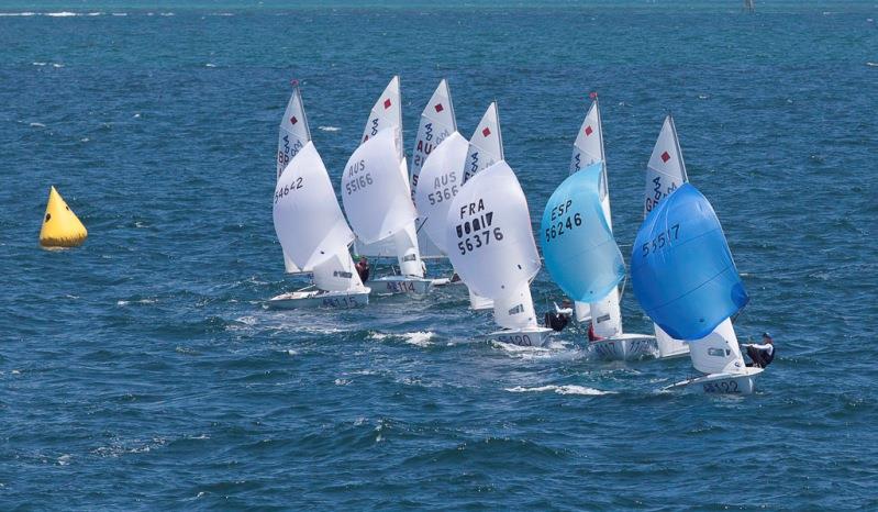 A desperate charge for the line after rounding the final mark – 420 World Championship photo copyright Bernie Kaaks taken at Fremantle Sailing Club and featuring the 420 class