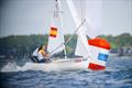 After initial difficulties, Spanish 470 world champions Jordi Xammar Hernandez and Marta Cardona Alcántara show off their skills in the Sailing Grand Slam at Kieler Woche