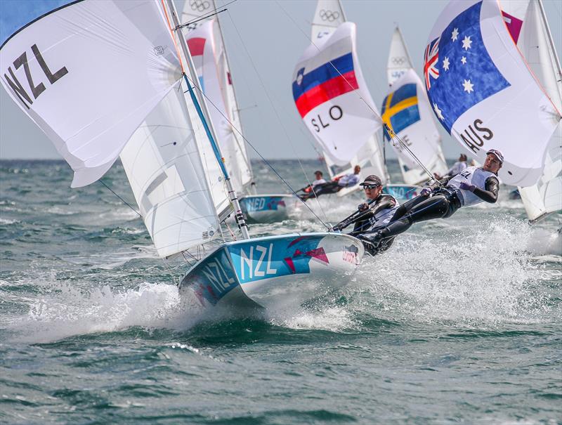 Jo Aleh and Polly Powrie (NZL) on their way to winning the Womens 470 Gold Medal  - Day 6 - Weymouth 2012 photo copyright Richard Gladwell taken at Weymouth & Portland Sailing Academy and featuring the 470 class