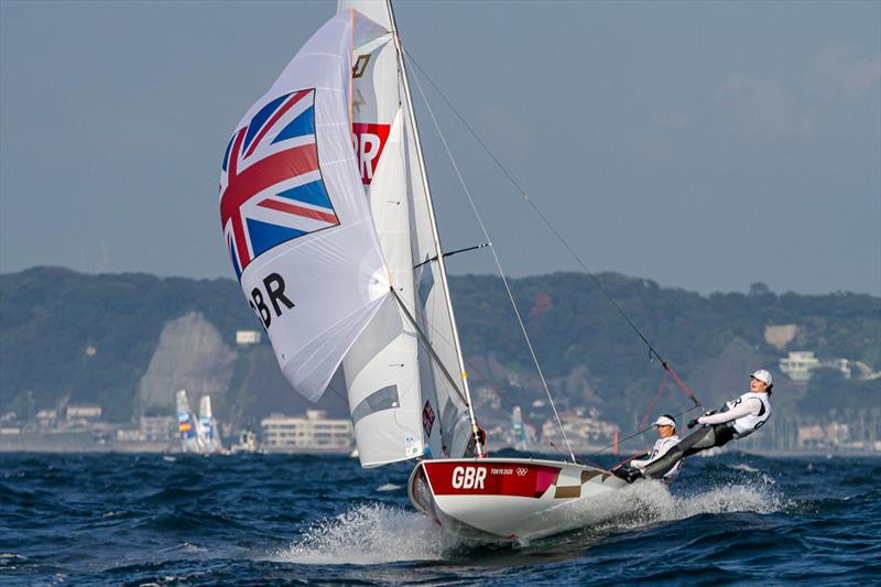 Tokyo2020 - Day 4 - July, 28, - Enoshima, Japan. Hannah Mills & Eilidh McIntyre (GBR) Womens 470 - photo © Richard Gladwell - Sail-World.com / nz