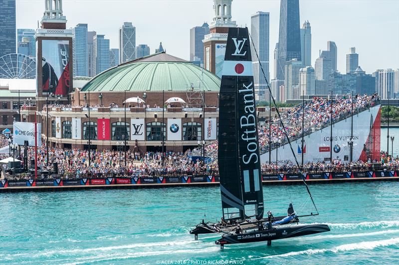Sailing Into America's Cup History in Chicago - The New York Times