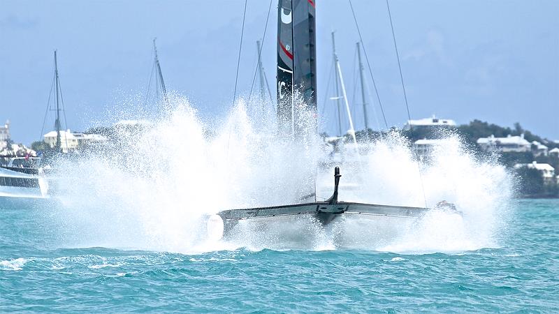 Land Rover BAR digs in - Race 8 - America's Cup Qualifier - Day 2, May 28, 2017 - photo © Richard Gladwell