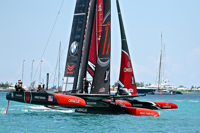 Emirates Team New Zealand and Oracle Team USA - 35th America's Cup Match - Start Race 1 - Bermuda June 17, 2017 photo copyright Richard Gladwell taken at  and featuring the AC50 class