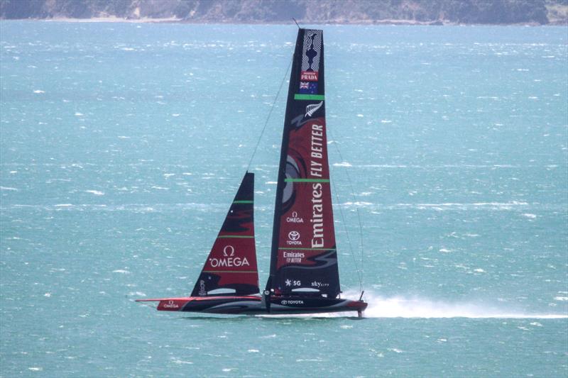 Te Aihe reaching in the 20-25kt SW breeze - Emirates Team New Zealand - Waitemata Harbour - November 22, 2019 - photo © Richard Gladwell / Sail-World.com