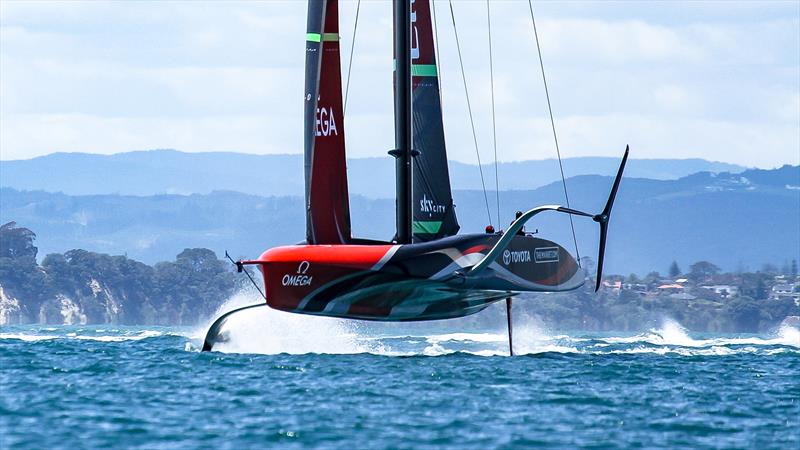 America's Cup Rialto: November 20 - Kiwis throw down the gauntlet to Challengers
