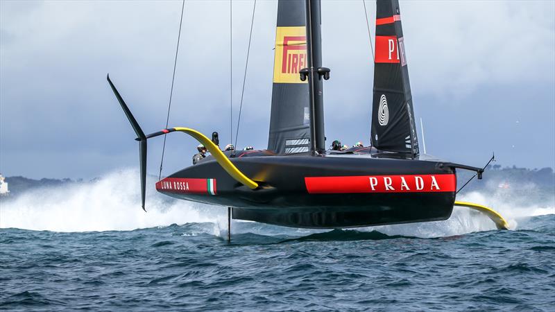 Carbon battens were used to help induce sail camber - Luna Rossa - Round Robin 2 - Day 3 - photo © Richard Gladwell / Sail-World.com / nz