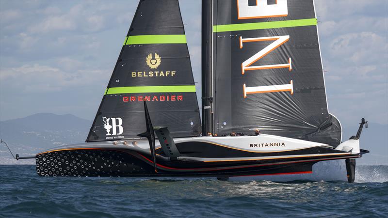 Luna Rossa Prada Pirelli vs. INEOS Britannia on Louis Vuitton Cup Final Race Day 1 - September 26, 2024 - photo © David Maynard / www.alleycatphotographer.com