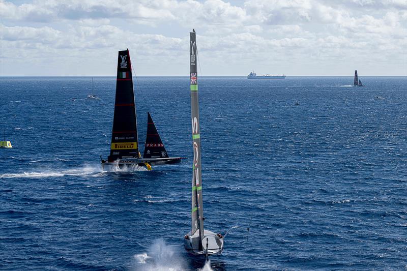 Luna Rossa Prada Pirelli and INEOS Britannia with Emirates Team NZ - Louis Vuitton Cup - Final - Race Day 5 - October 1, 2024 - photo © Ricardo Pinto / America's Cup