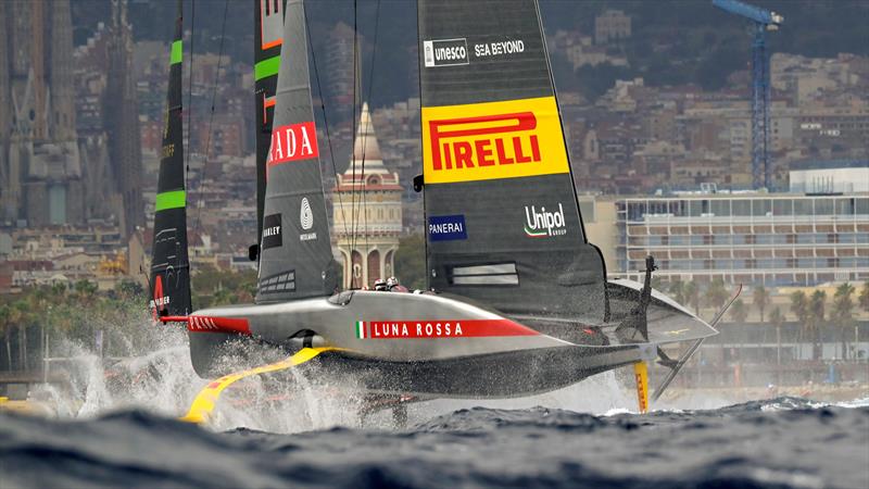 Luna Rossa Prada Pirelli vs INEOS Britannia (pre-start of race 10) - Louis Vuitton Cup Final - Race Day 6 - October 2, 2024  - photo © David Maynard / www.alleycatphotographer.com