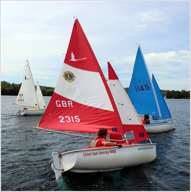 Hansa dinghies at Burghfield photo copyright Simon Smith taken at Burghfield Sailing Club and featuring the Hansa class