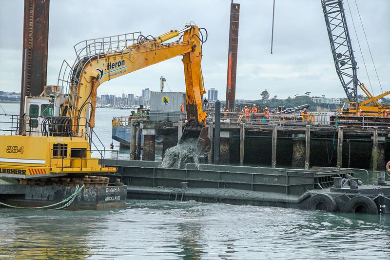 Dredge empties into barge - Wynyard Point - America's Cup base development - Wynyard Edge Alliance - Update March 28, 2019  photo copyright Richard Gladwell taken at Royal New Zealand Yacht Squadron and featuring the ACC class