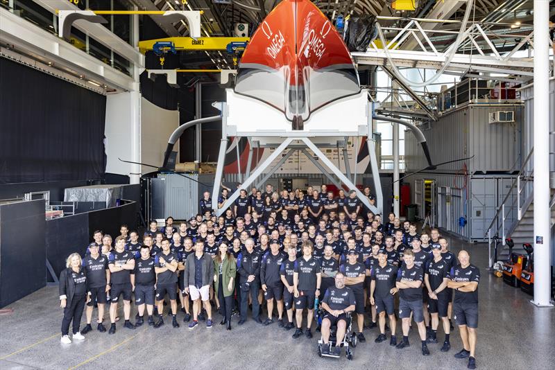 The NZ Prime Minister and her partner pose with 2021 America's Cup winners Emirates Team New Zealand - photo © Carlo Borlenghi
