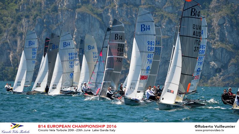 B14 European Championships day 2 - photo © Roberto Vuilleumier