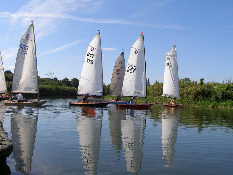 Chippenham SCC run a short notice substitute British Moth open over the August Bank Holiday weekend photo copyright Karen Collyer taken at Chippenham Sailing & Canoe Club and featuring the British Moth class
