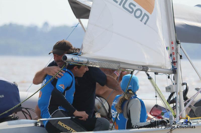 Jamie Harris and Antonia Wilkinson win 50th Cadet Worlds in Buenos Aires photo copyright El Ojo Nautico / Jore Cousillas taken at Club Nautico Albatros and featuring the Cadet class