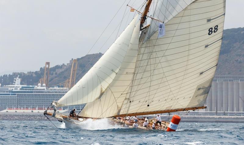 Moonbeam III at the Puig Vela Clàssica Barcelona photo copyright Nico Martinez / www.MartinezStudio.es taken at Real Club Nautico de Barcelona and featuring the Classic Yachts class