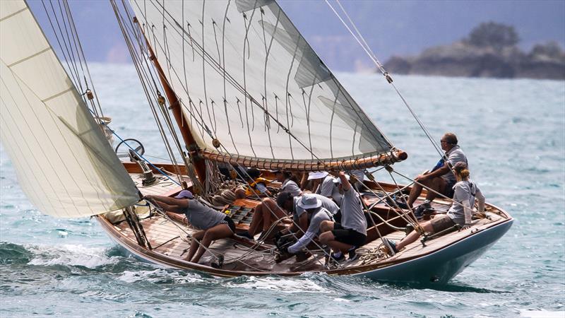 Rawhiti (1905 Logan) - heading up the windward leg A Class - Mahurangi Regatta - January 29, 2022 photo copyright Richard Gladwell - Sail-World.com/nz taken at  and featuring the Classic Yachts class