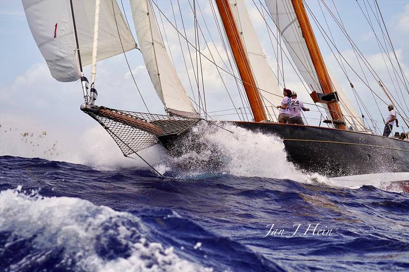 Antigua Classic Yacht Regatta  - photo © Jan J Hein